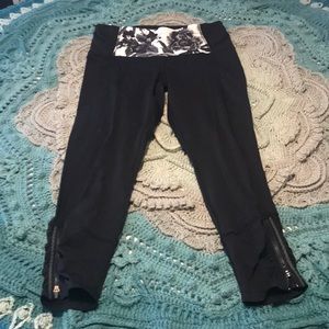 Lululemon capri leggings size 8